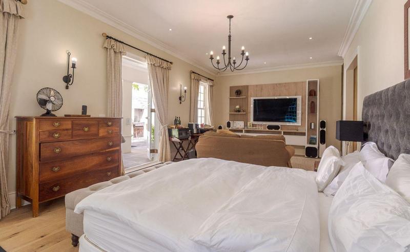 5 Bedroom Property for Sale in Constantia Upper Western Cape